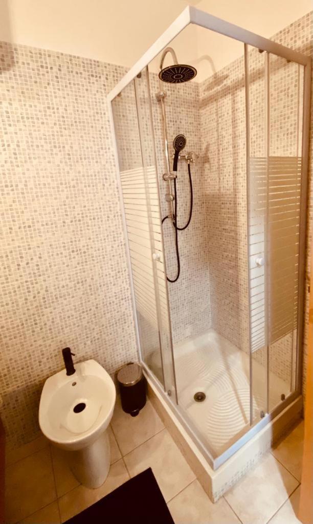 Casa Vacanze Viale Miramare 31- Delizioso Mini Loft Industrial Triëst Buitenkant foto